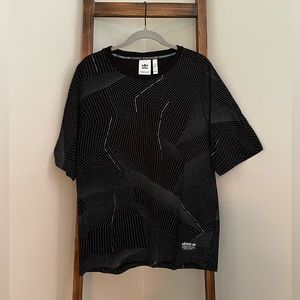 Adidas mens short sleeve t-shirt. 10/10 condition.